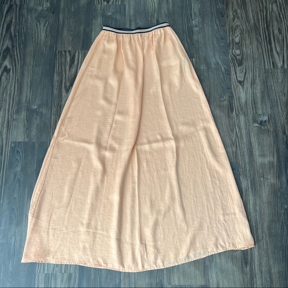 Zara Basics Maxi Peach Skirt with Navy Elastic Waist Detail - Picture 3 of 12
